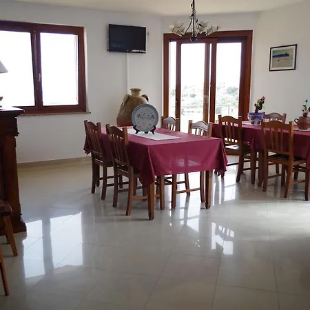 La Pineta Bed & Breakfast 3*